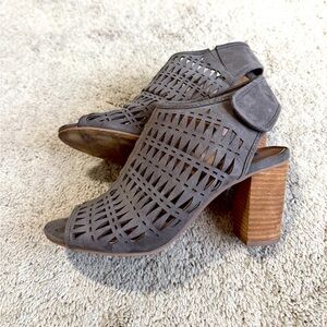 David Aaron Womens Sandals size 7.5 Taupe Gray Brown Block Heel Shoes Peep Toe